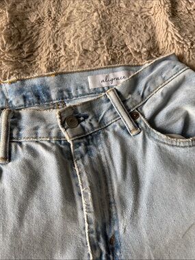 ALIGRACE UPCYCLED VINTAGE LEVI'S  Light Blue Mid-Rise Barrel Women’s Jeans SZ 25